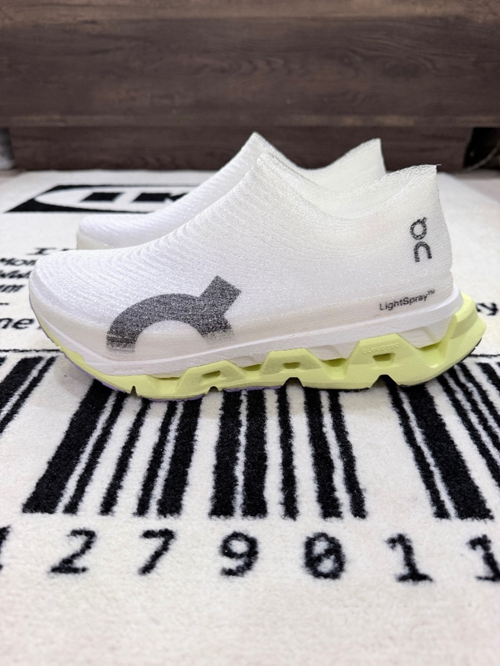 On Limited Edition Lightspray Cloudmonster 3 Hyper Running Shoes - 9.5us Men